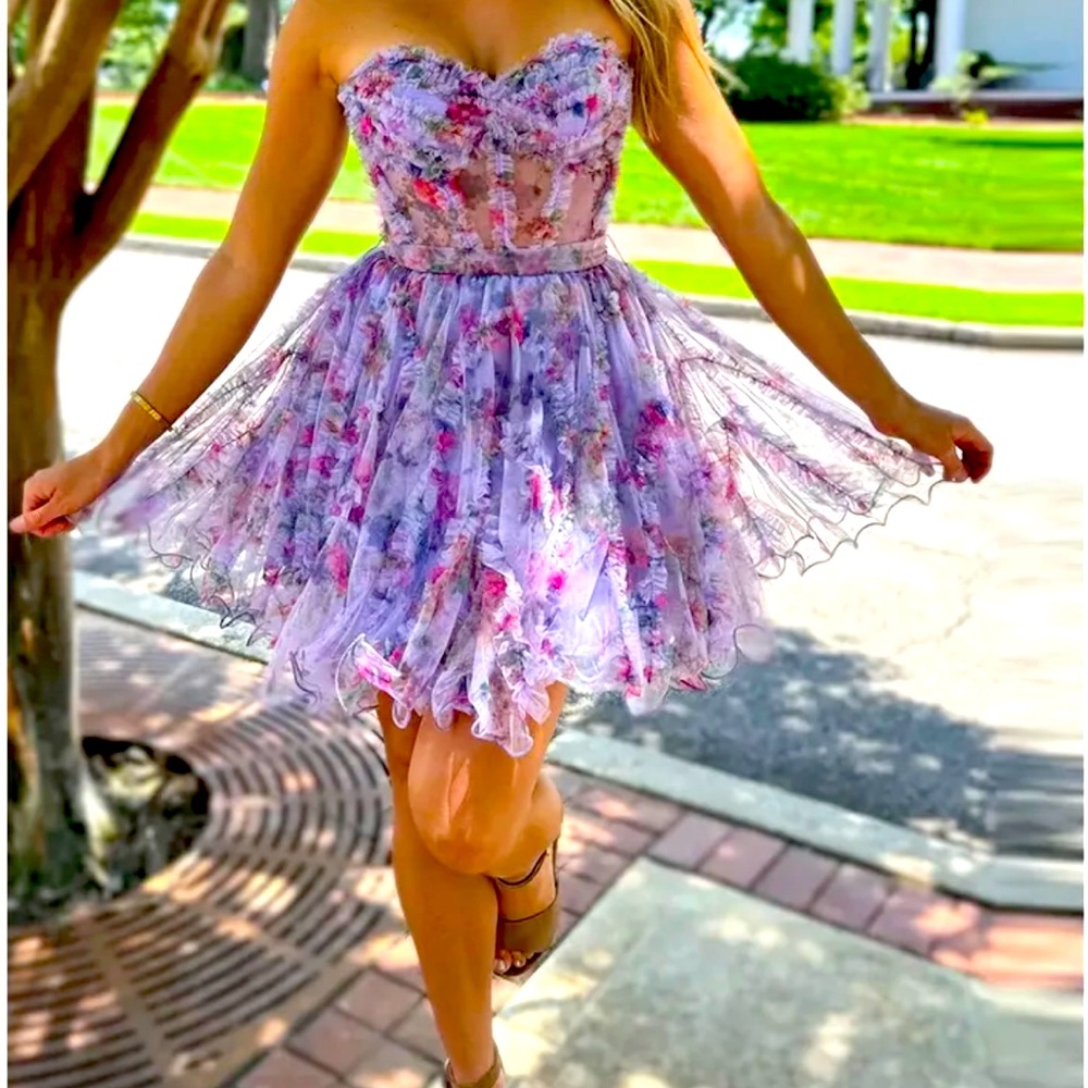 Gorgeous A Line Sweetheart Lilac Floral Printed Short
Homecoming Dress